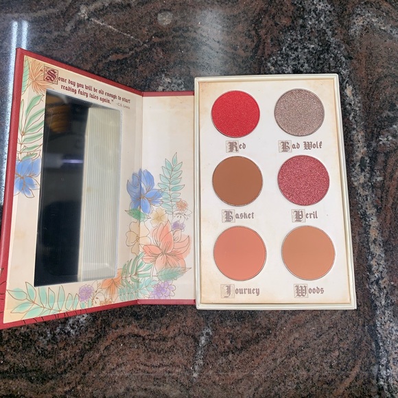 STORYBOOK COSMETICS EYESHADOW PALETTE - Picture 6 of 8